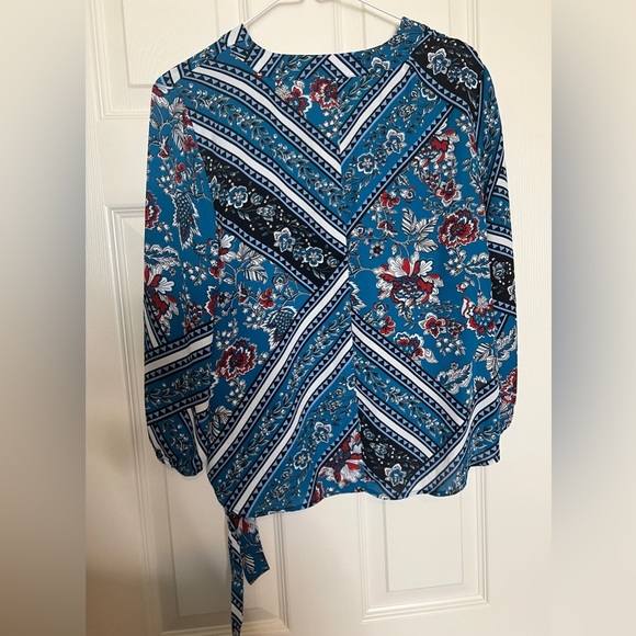 🎋NWT! NY&Co Mixed Print Faux Wrap Blouse - Picture 11 of 11